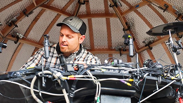 120814_djshadow