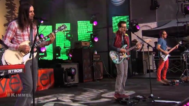 081014_weezer2