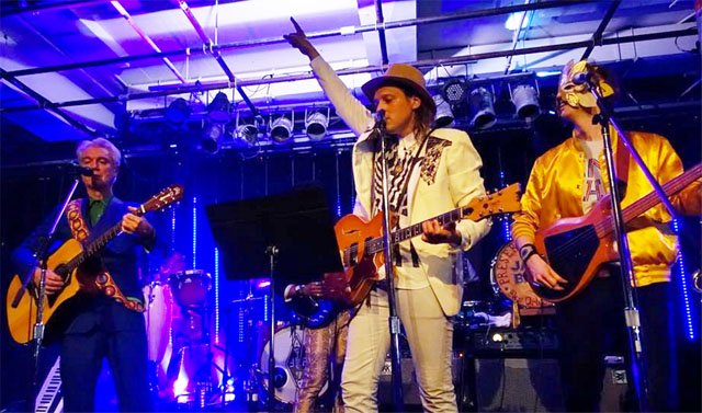 220216_arcadefire2
