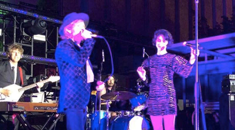 071118_beck_stvincent